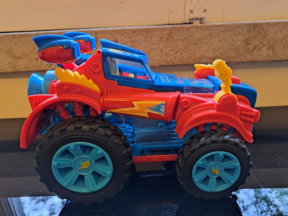 Carrinho Magicbox Toys Superzings - Monster Roller Hero Truck