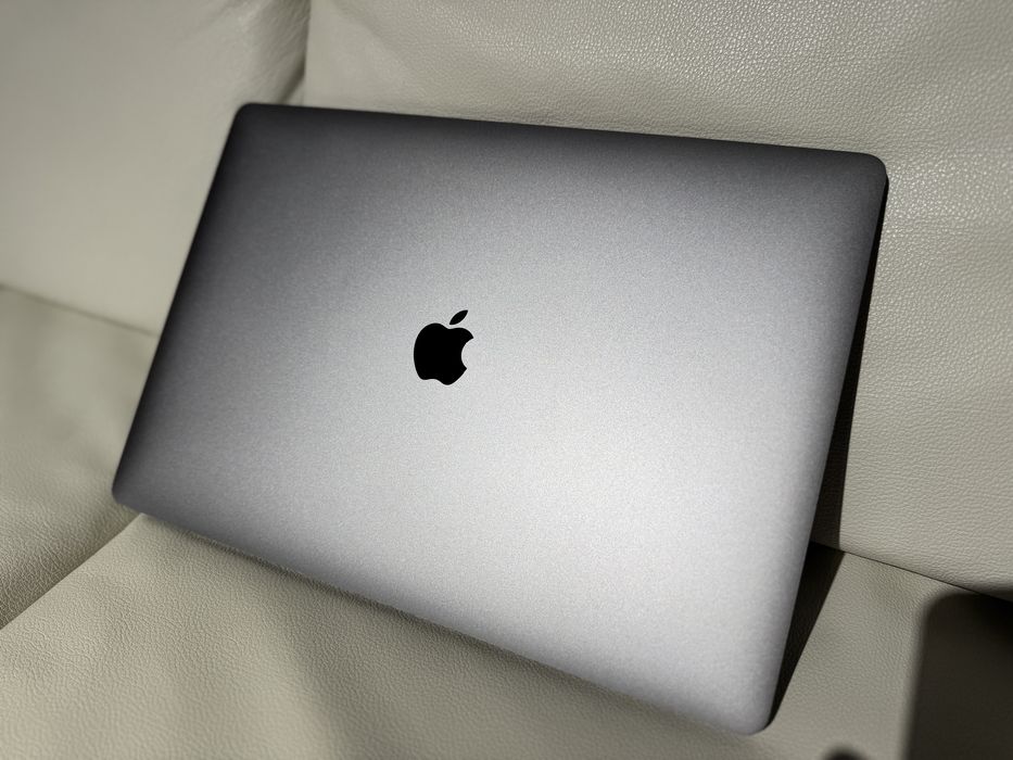 MacBook Pro 16" 2019 Intel i9 16GB 1TB AMD Radeon Pro Space Gray