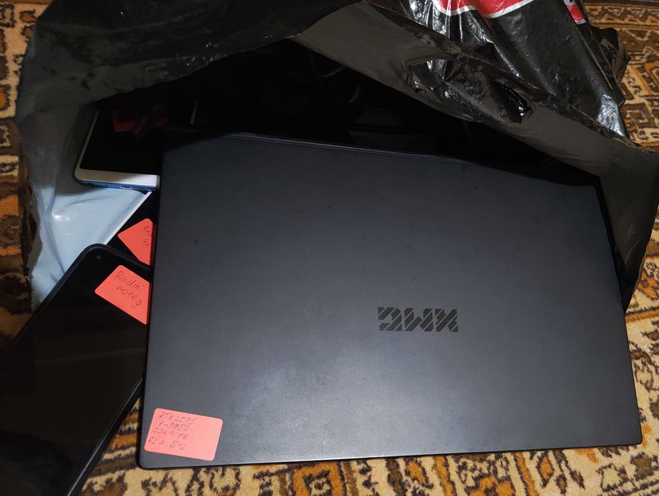 Ноутбук i7-9759H 16гб ддр4 ssd 512