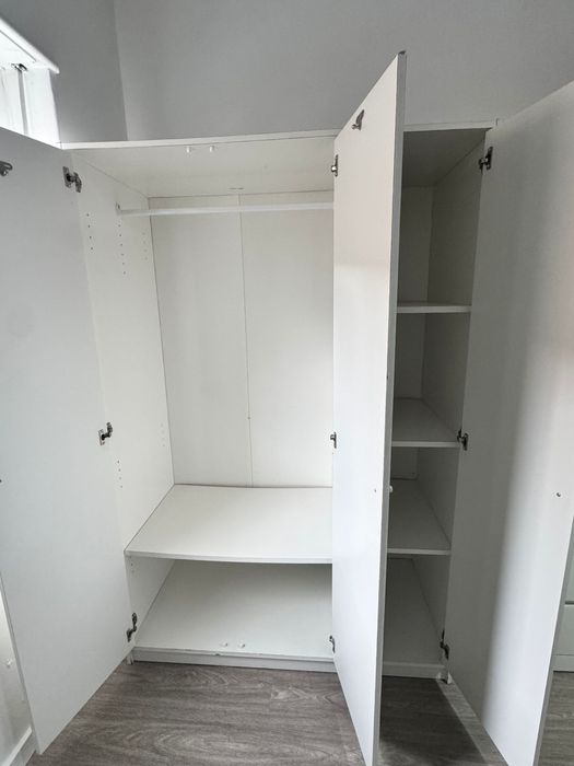 Guarda roupa branco IKEA