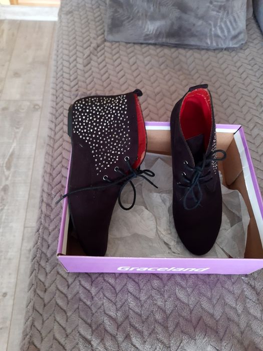 Buty damskie botki wiązane