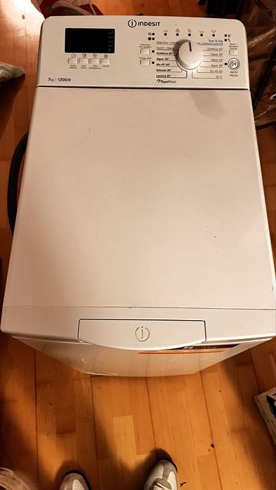 Maquina de lavar roupa smi- nova marca indesit