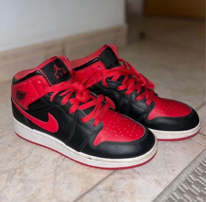 Nike Jordan Mid 1