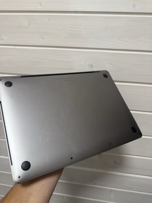 Чудовий! Macbook Pro 13 2019 i5 16озу 512gb ssd