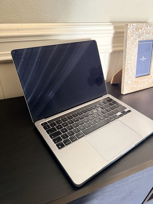 Macbook Pro M1 Touch bar 16gbs ram 245 gbs SSD