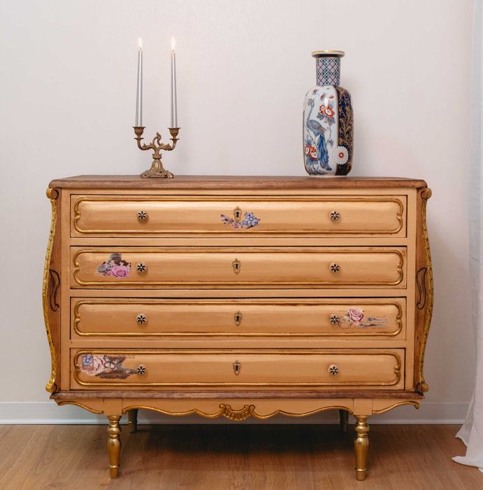 Cômoda Belle d’Or Dourada