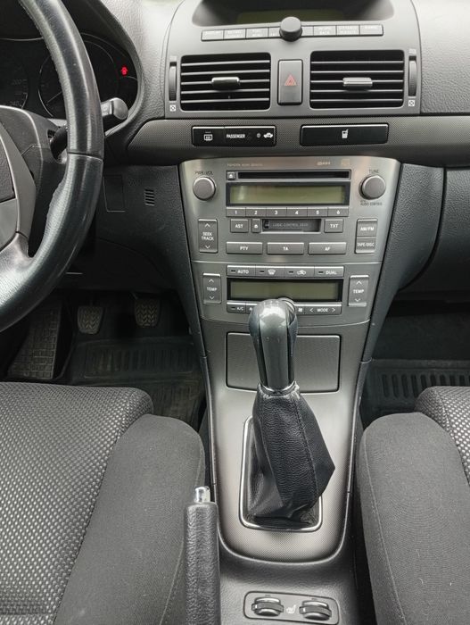 Toyota Avensis 2004 r.
