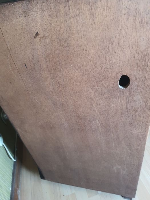 Movel de canto antigo para a televisão