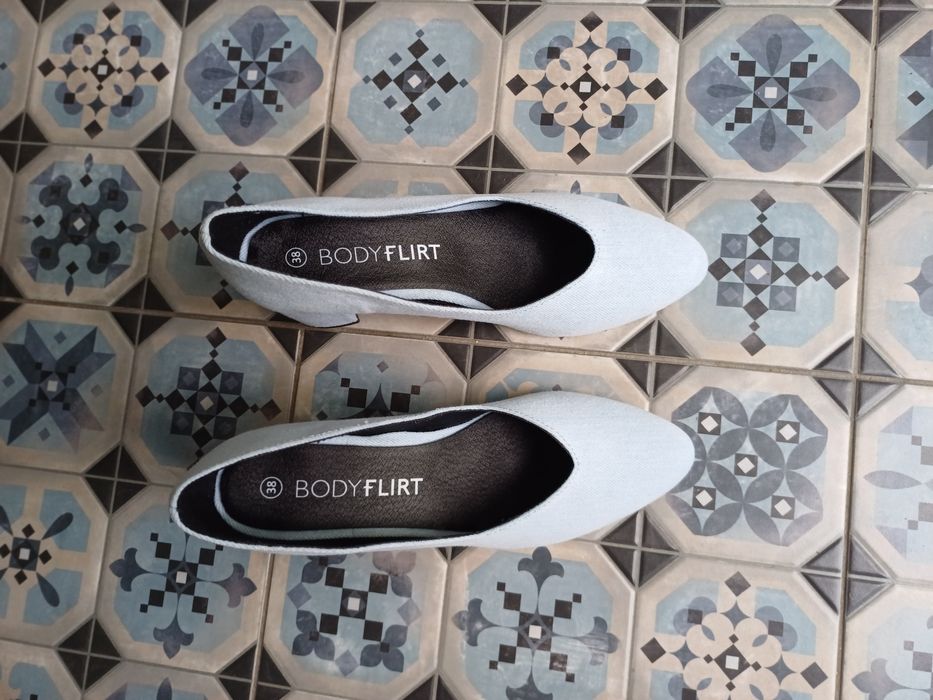 Buty na obcasie 38 błękitne