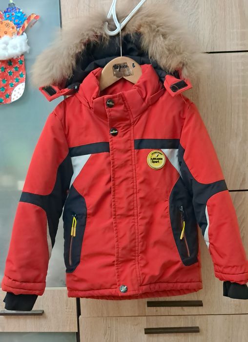 Куртка зимова для хлопчика 4 років.