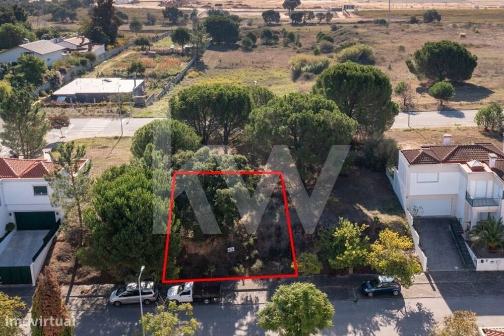 Vende-se Terreno Urbano no Entroncamento