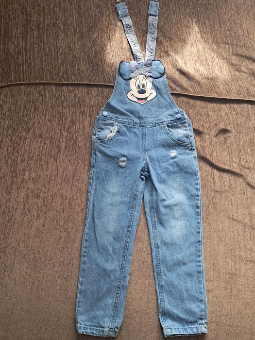 Spodnie dla dziewczynki na szelki jeans.