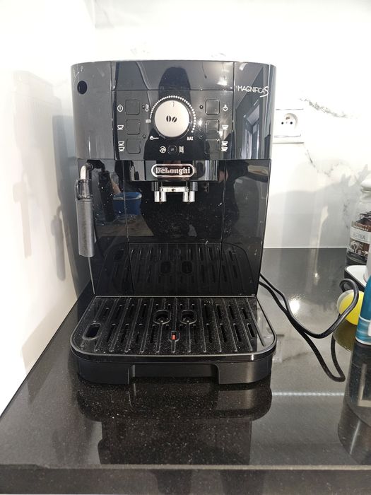 Ekspres De Longhi  Magnifica