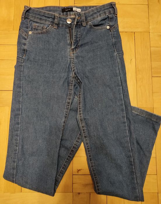 Spodnie jeansowe jeansy push up Sinsay