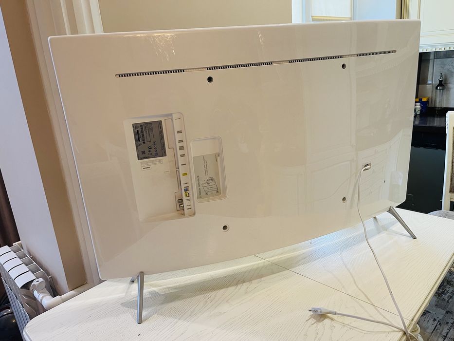 Продам Телевизор SAMSUNG UE49KU6510U