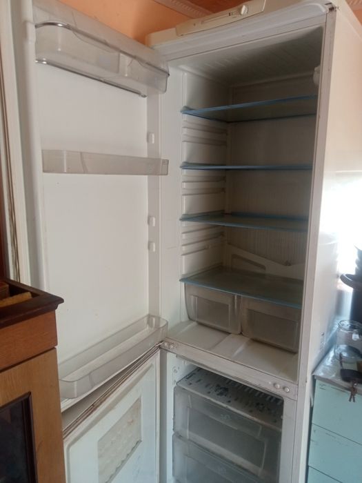 Холодильник Indesit