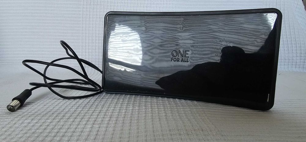 Antena pokojowa One For All SV9420R04 DVB-T2 VHF/UHF – bez zasilacza