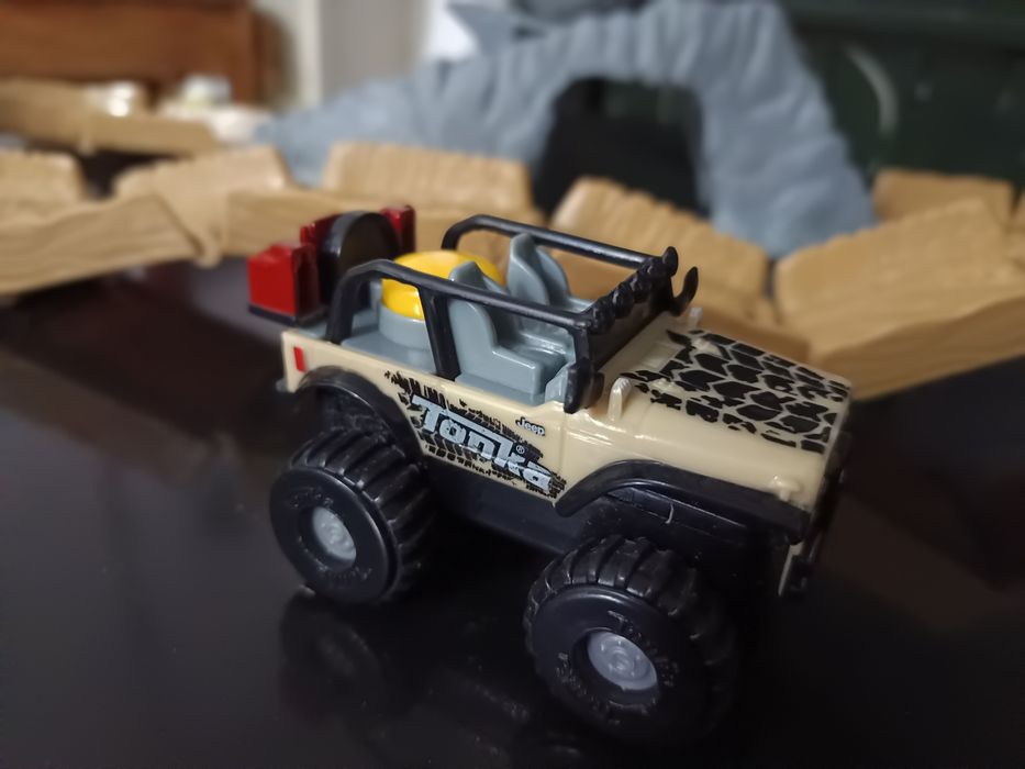 Hasbro tonka scape + veículo NOVA