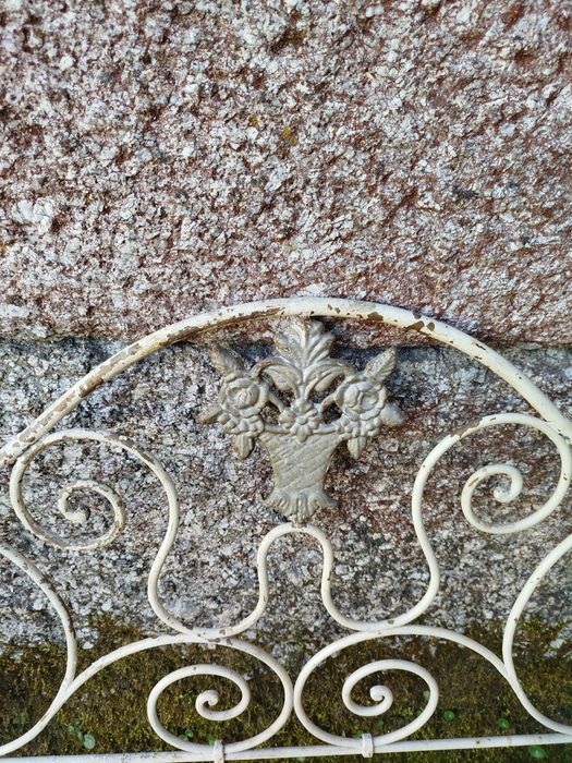 Cama Antiga em Ferro Pintado