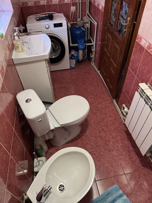 Житло Плай! Здається затишний будинок без господарів.