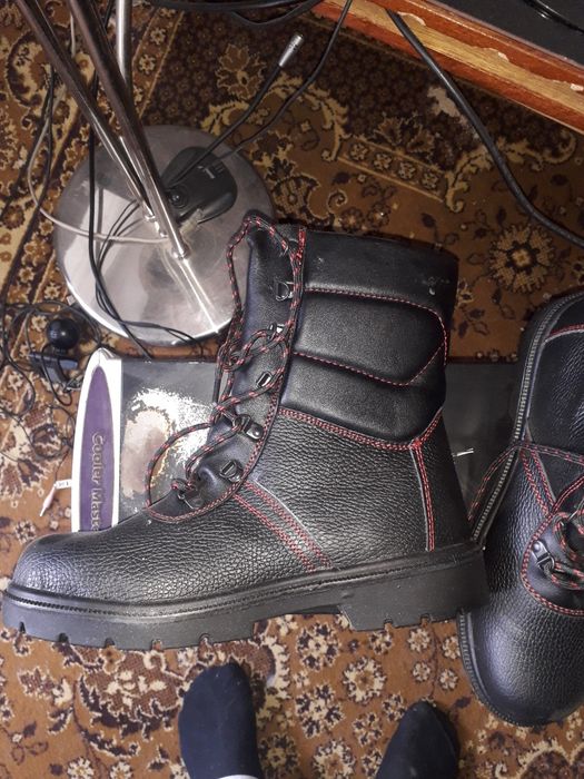 Берцы 43р.новые.