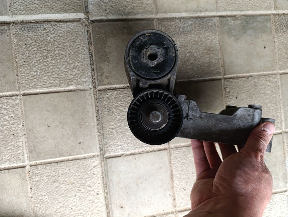 Натяжитель приводного ремня генератора ford connect