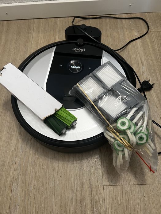 Робот-пилосос iRobot Roomba i7 в чудовому стані