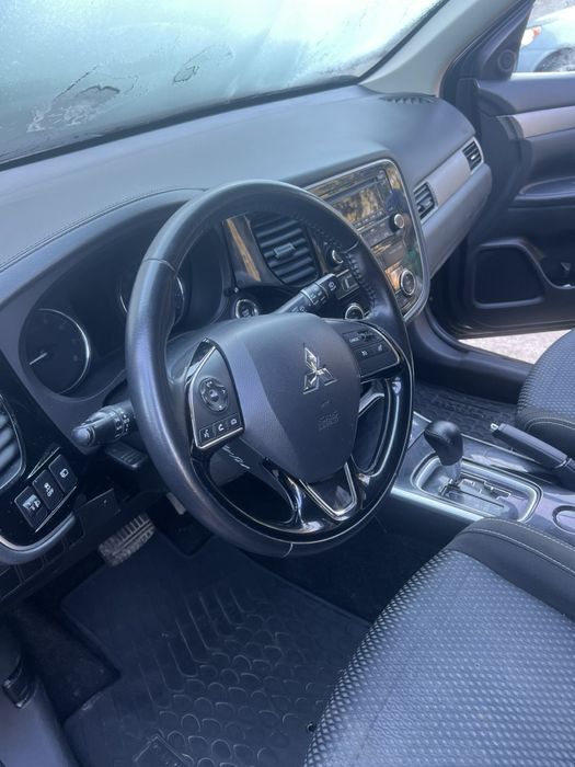 Mitsubishi outlander кінець 2017