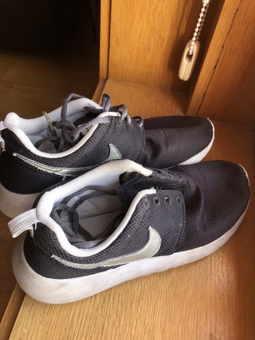 Tenis Nike pretos / brancos