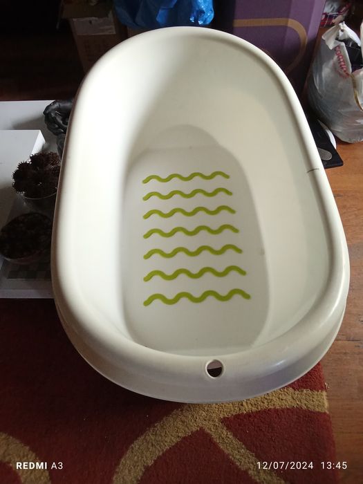Banheira de bebê em excelente estado