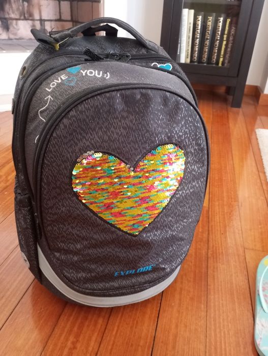 Heart-shaped sequined backpack without trolley