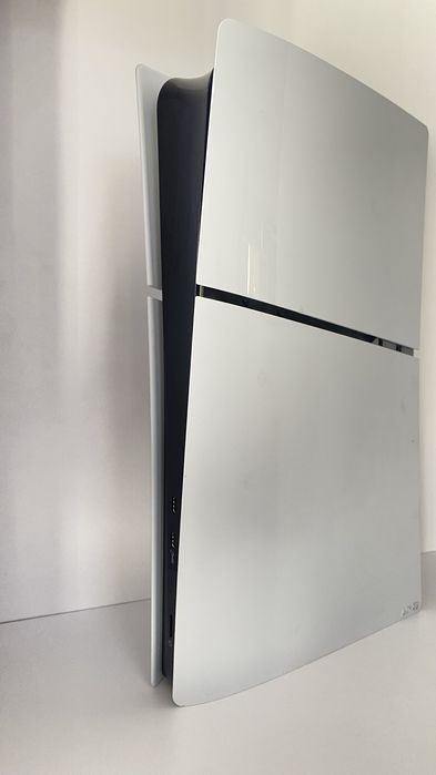 Продаю Sony PlayStation 5 Slim 1tb