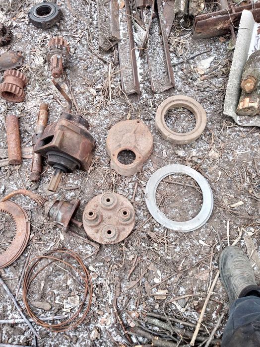 Продам запчасти до т-74