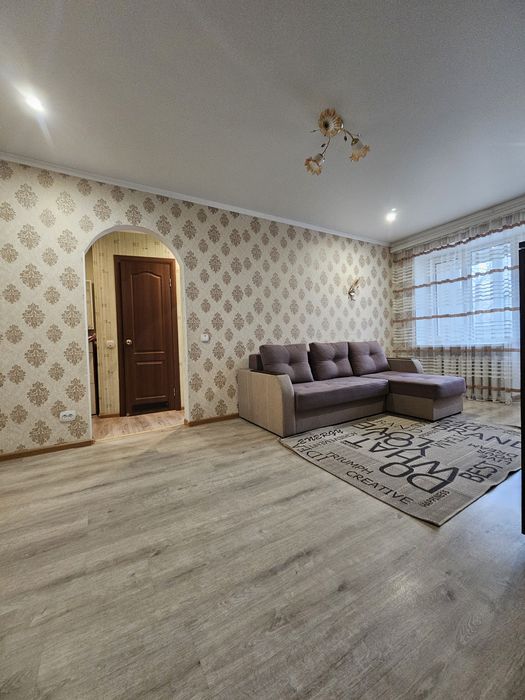 Двокімнатна квартира біля парку.
