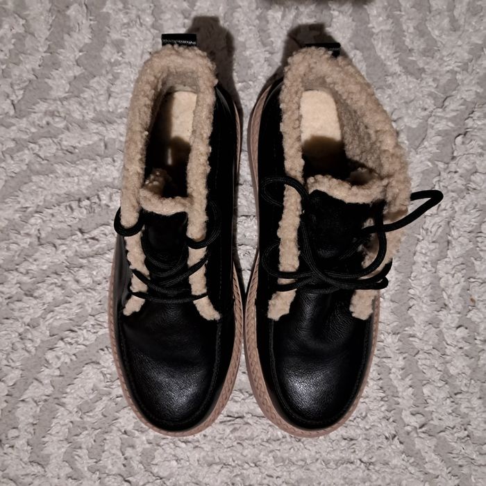 Зимові жіночі  черевики Б/у