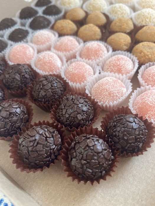 Brigadeiros Artesanais MiCaramelo — Tradição e Gourmet a Preços Especiais | Amadora