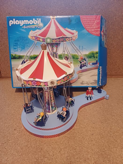 Playmobil carrocel com caixa e figuras