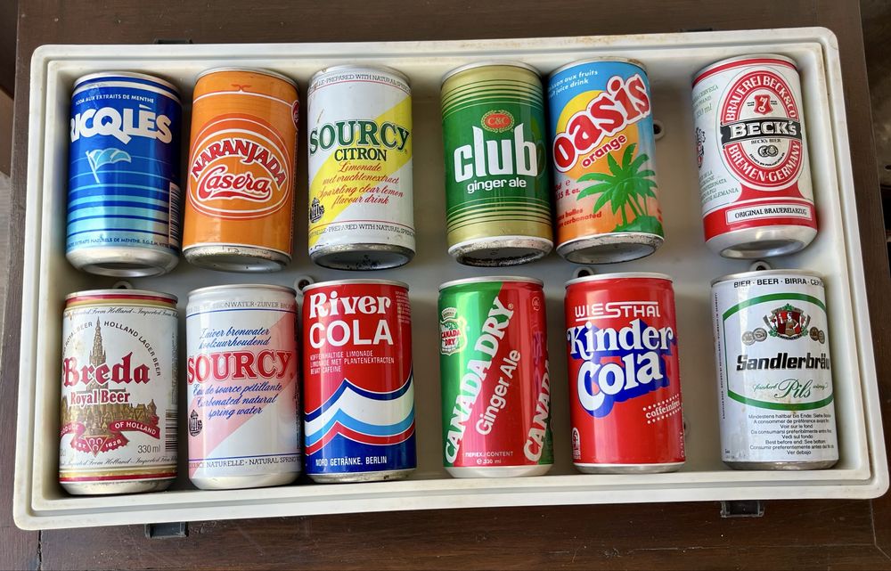 Vendo latas de refrigerantes