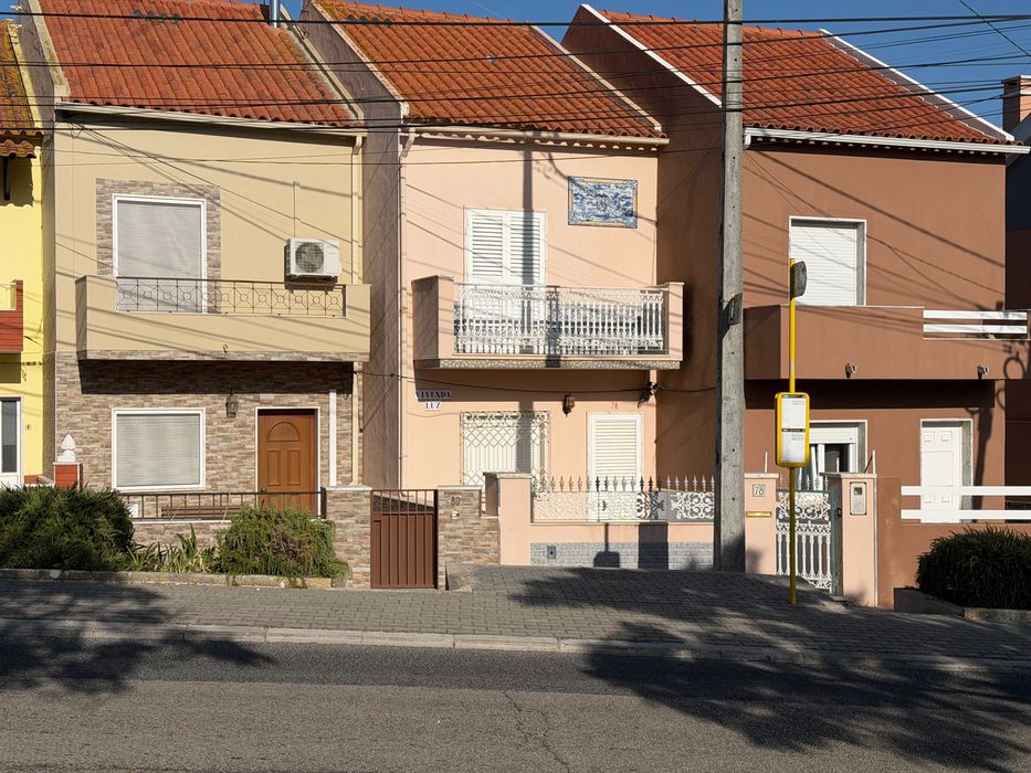 T3 Detached House | Avenida Soeiro Pereira Gomes - Peixe Frito - Setúbal | OPPORTUNITY