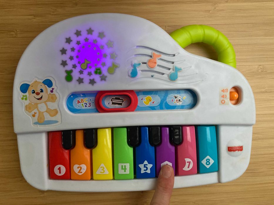 Fisher Price Pianinko pianino zabawka edukacyjna niemowlęca maluch 6m+