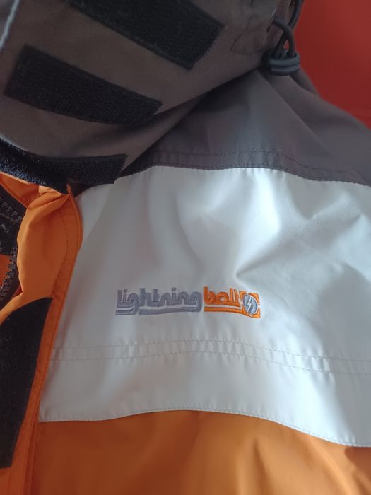Vendo blusão de homem de inverno da marca lightning bolt