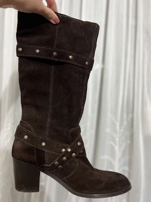 Botas salto castanhas em pele