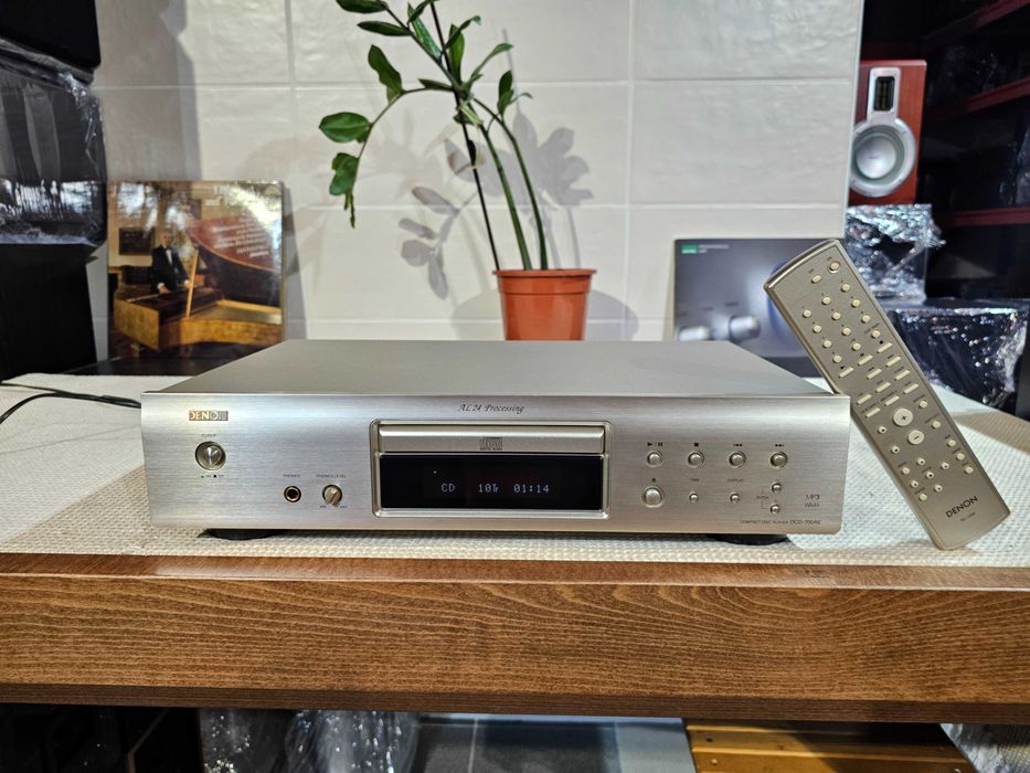 Програвач Denon DCD-700AE 24-бітний/192 кГц ЦАП + пульт