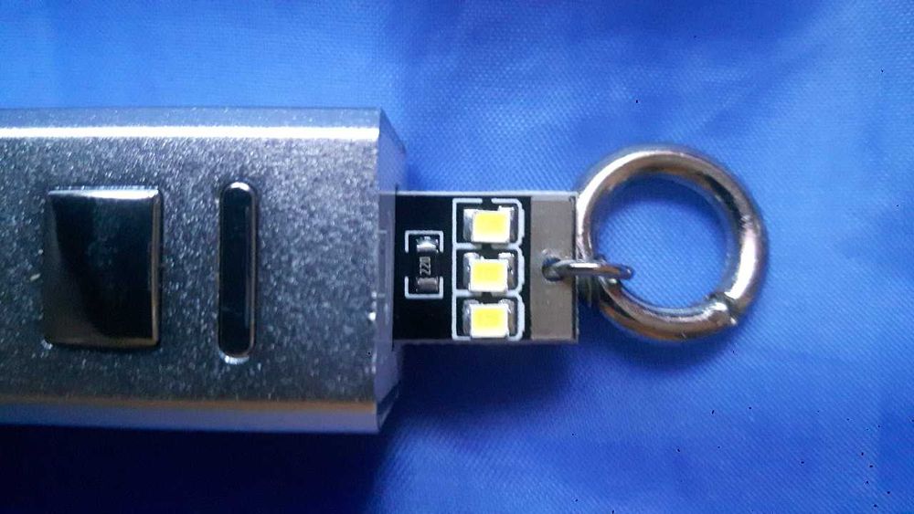 Brelok latarka led mocna