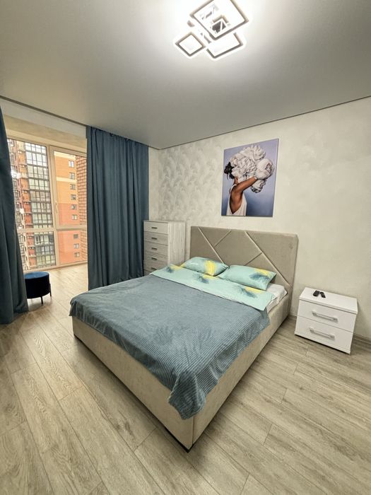 Яровиця, промінь, центр, паркомісце, кондиціонер