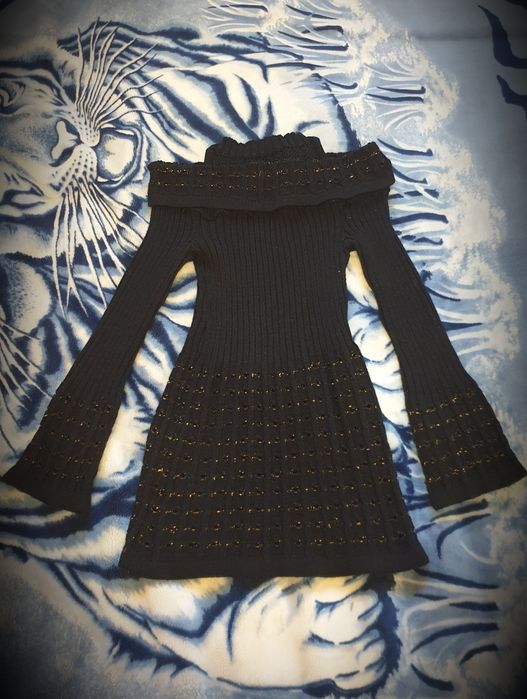 Продам платья тёплые