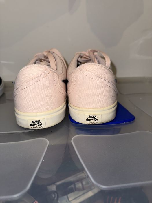 Ténis nike sb rosa
