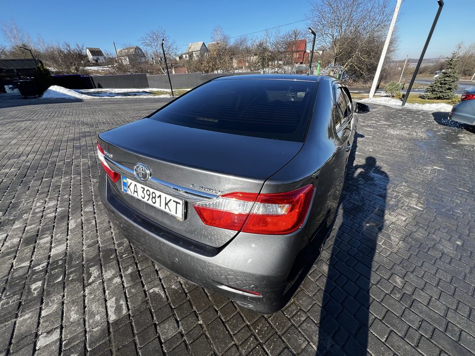 Офіційна Toyota Camry 2.5 бензин