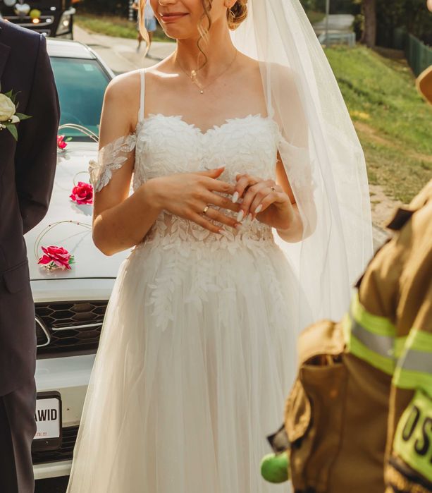 Suknia ślubna z brokatowym podszyciem S/M, kolor śmietankowy