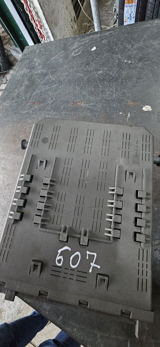 Caixa de fuziveis para Peugeot 607